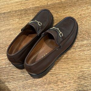 Like new Gucci loafs gold